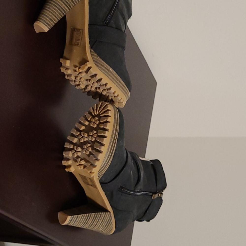 Booties - Picture 4 of 4